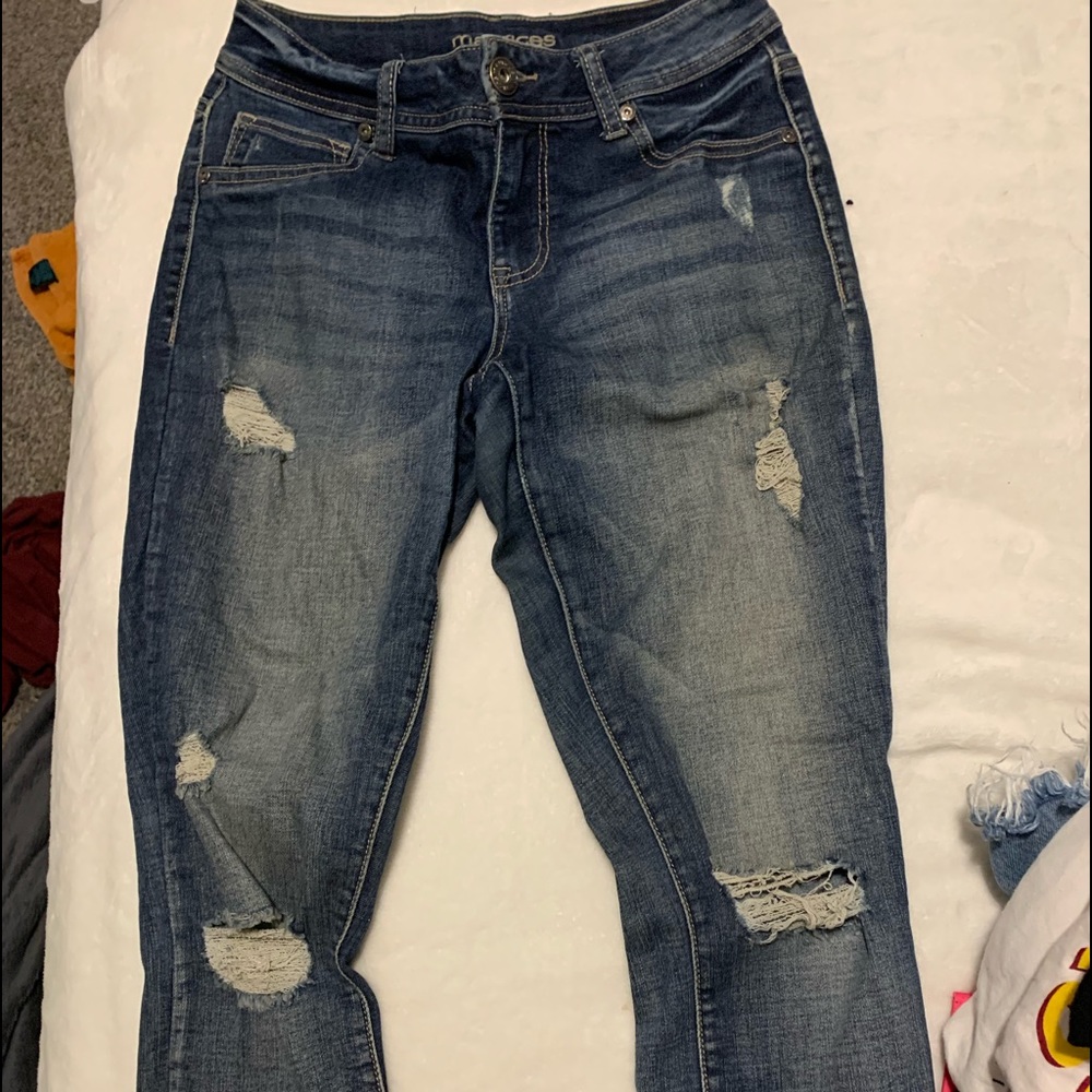 Maurice’s distressed skinny jeans